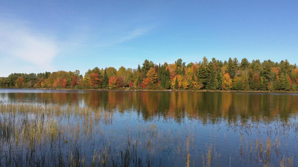 Plenty of lovely fall vistas for paddlers and boaters.