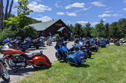 Sporty Iron Dukes Saloon - Minerva