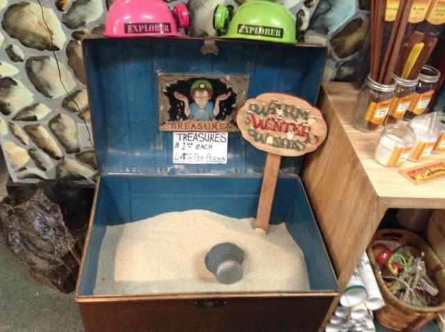 Actual buried treasure for the kids! As if the Twin Crystal rock shop wasn't interesting enough already!