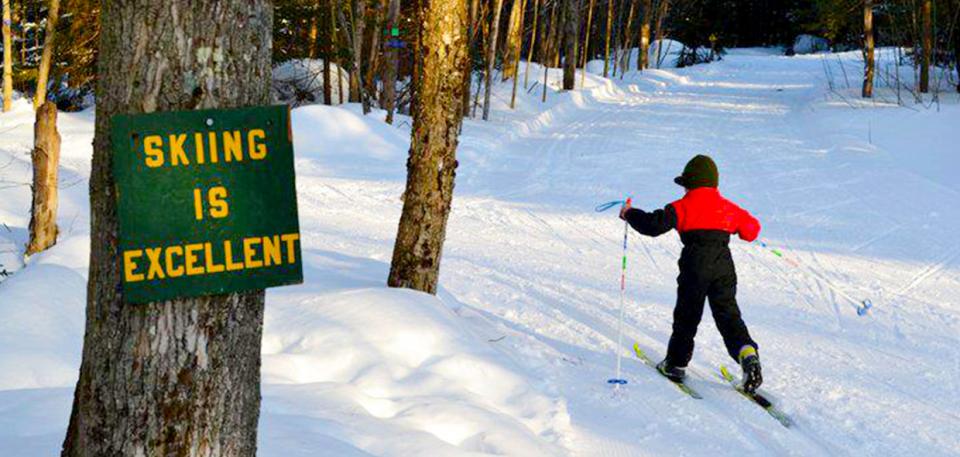 A child skiing at Dewey Mountain.