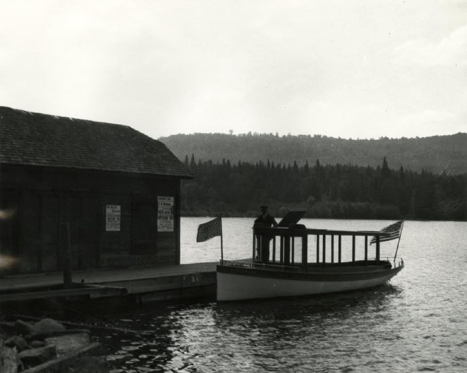 A similar steamer ran to Knollwood every day while camp was open.