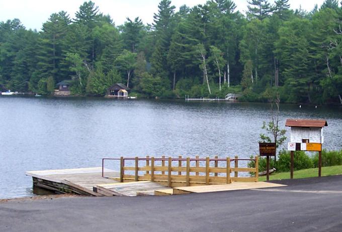 This lovely launching point gives access to the Saranac Chain of Lakes.
